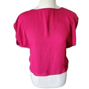 Forever 21 short sleeves blouse brass pearls detail color pink size medium